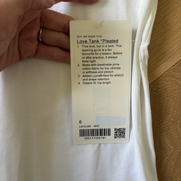 New White LULULEMON size 6 please red love tank - Picture 5 of 5